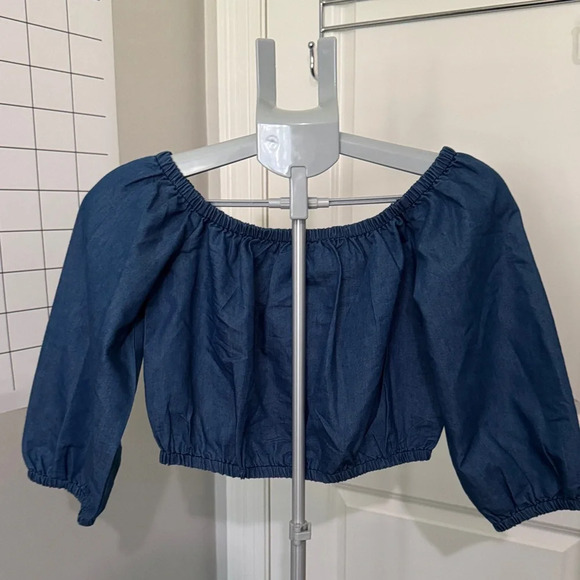 Stylish Blue Off-Shoulder Blouse - Picture 4 of 8